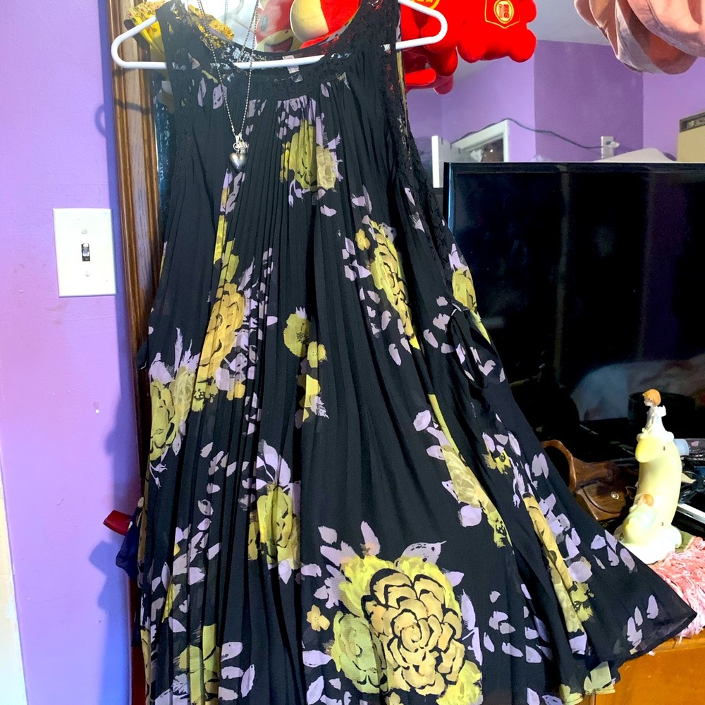 Free people dress， lace bow design by the side